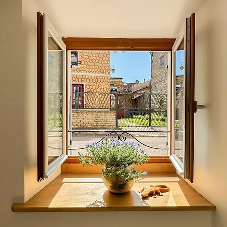 La Petite Maison Noyers-sur-Serein Exterior photo